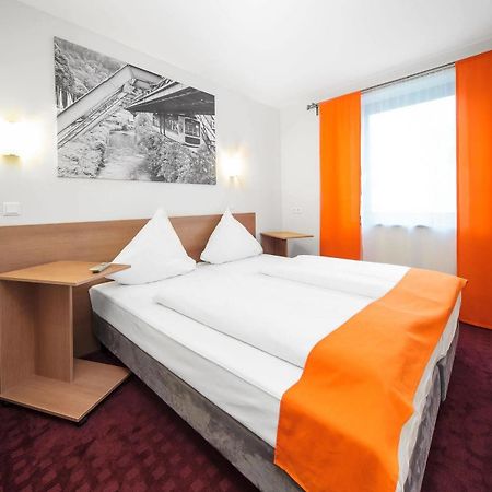 Mcdreams Hotel Wuppertal City Bagian luar foto