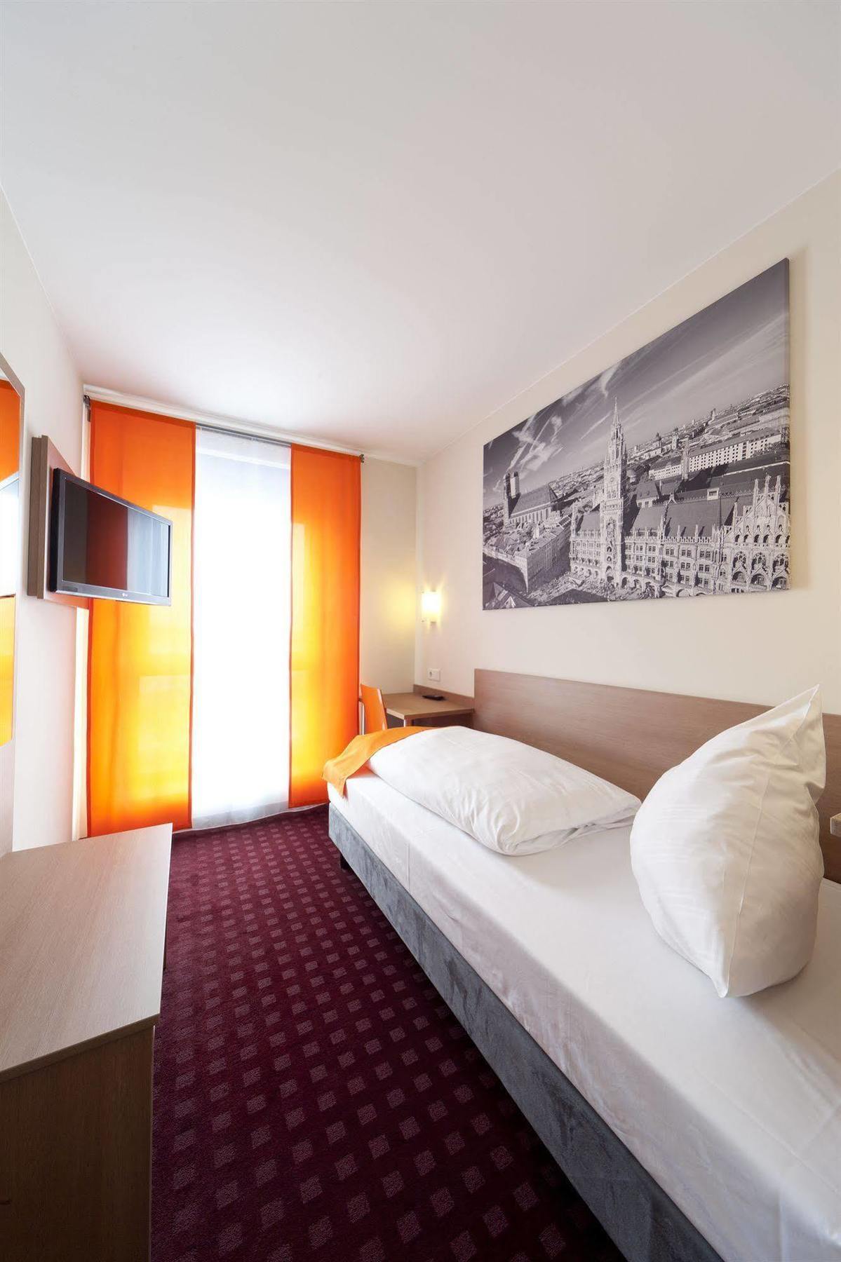 Mcdreams Hotel Wuppertal City Bagian luar foto