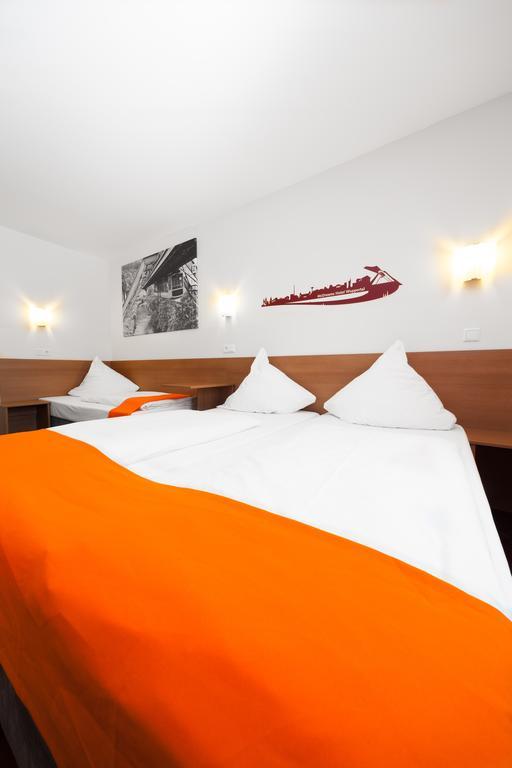 Mcdreams Hotel Wuppertal City Bagian luar foto